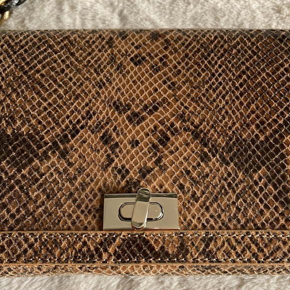 NWOT Alexis Hudson Snakeskin Leather Handbag with Chain Shoulder Strap. - Picture 6 of 14